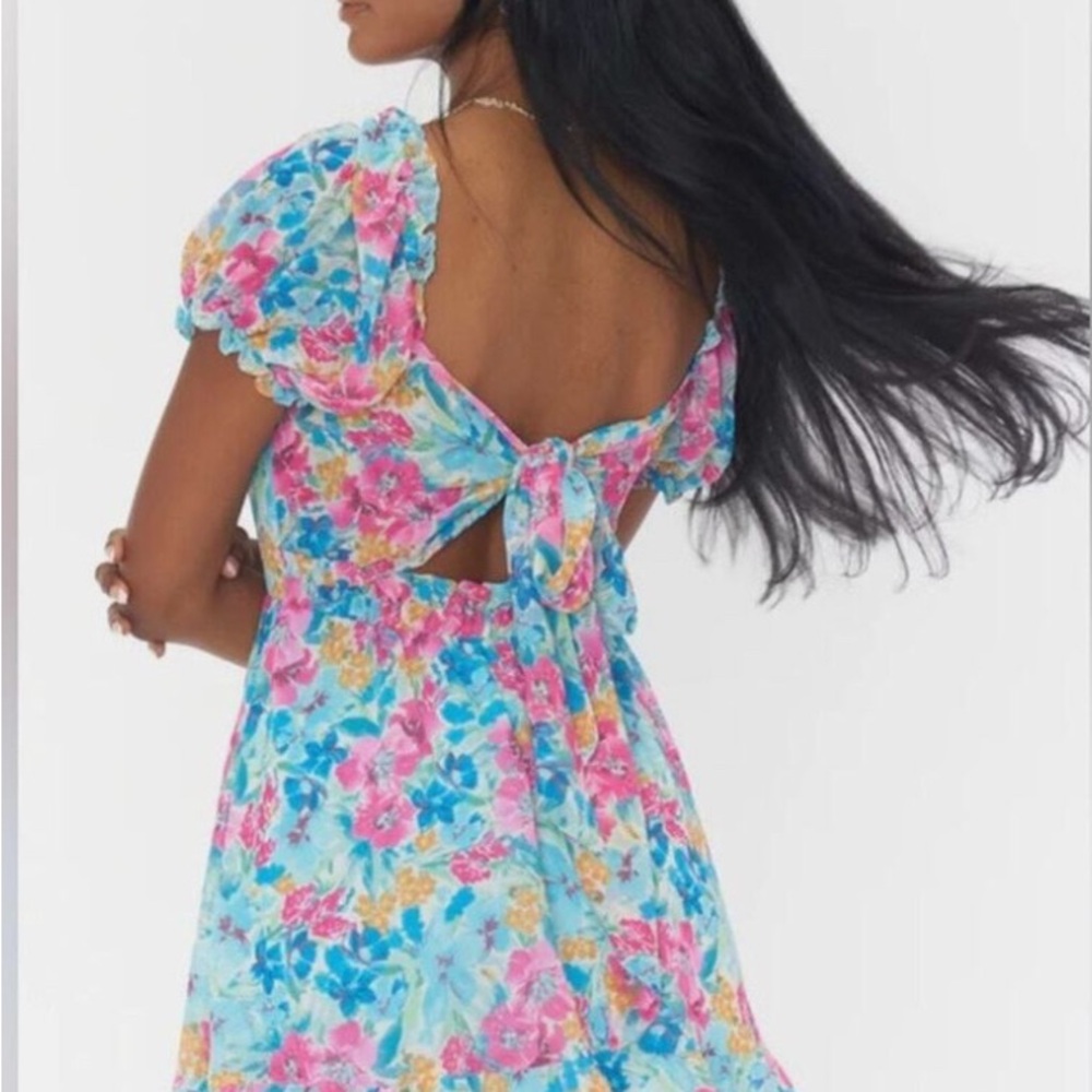 Chic Blue Floral Tie-Back Dress